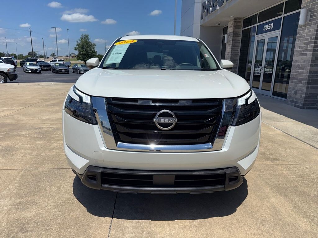 Used 2024 Nissan Pathfinder SV SUV