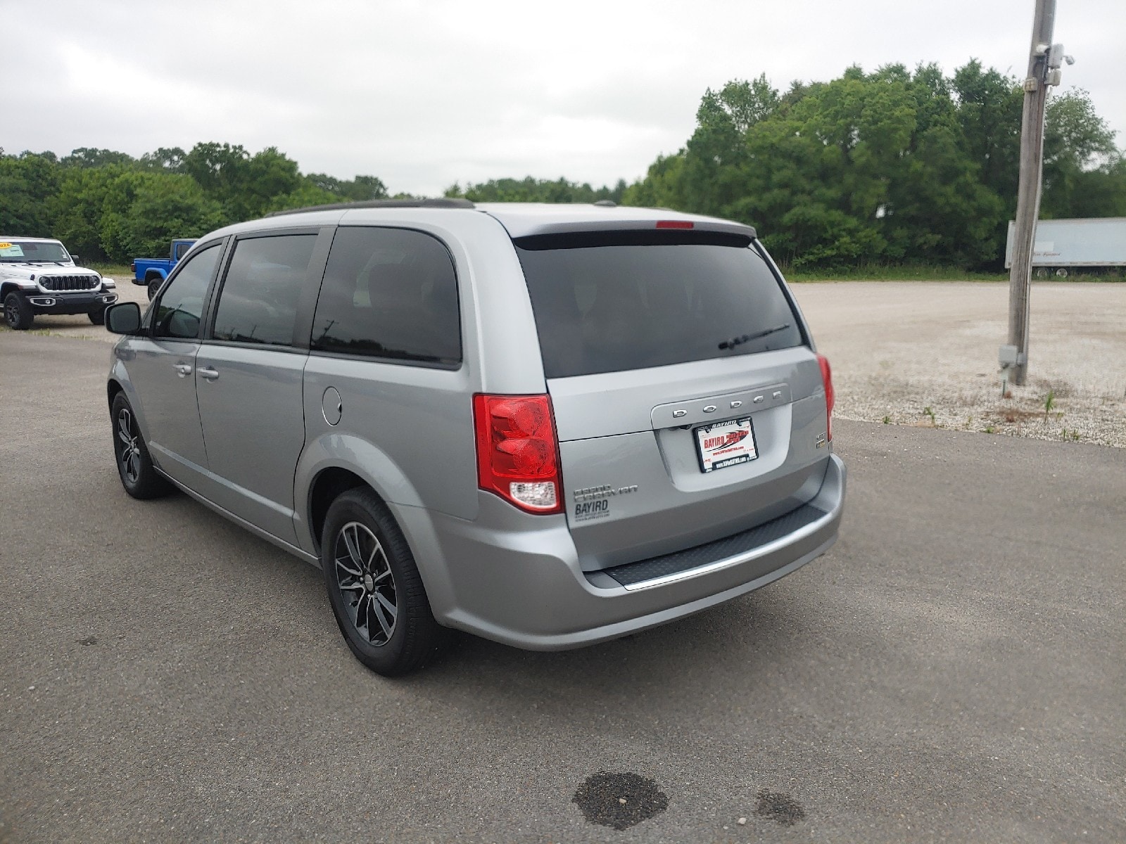 View vehicle photo 6