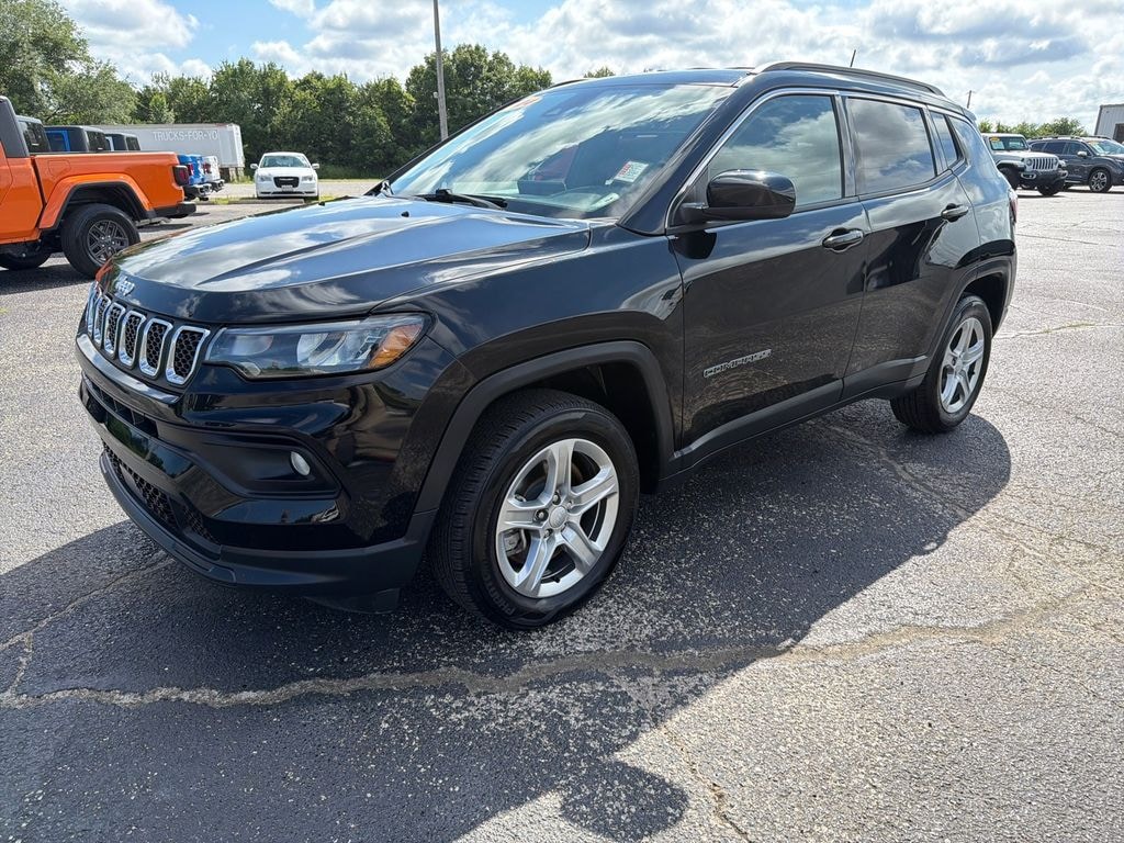 Used 2024 Jeep Compass Latitude SUV