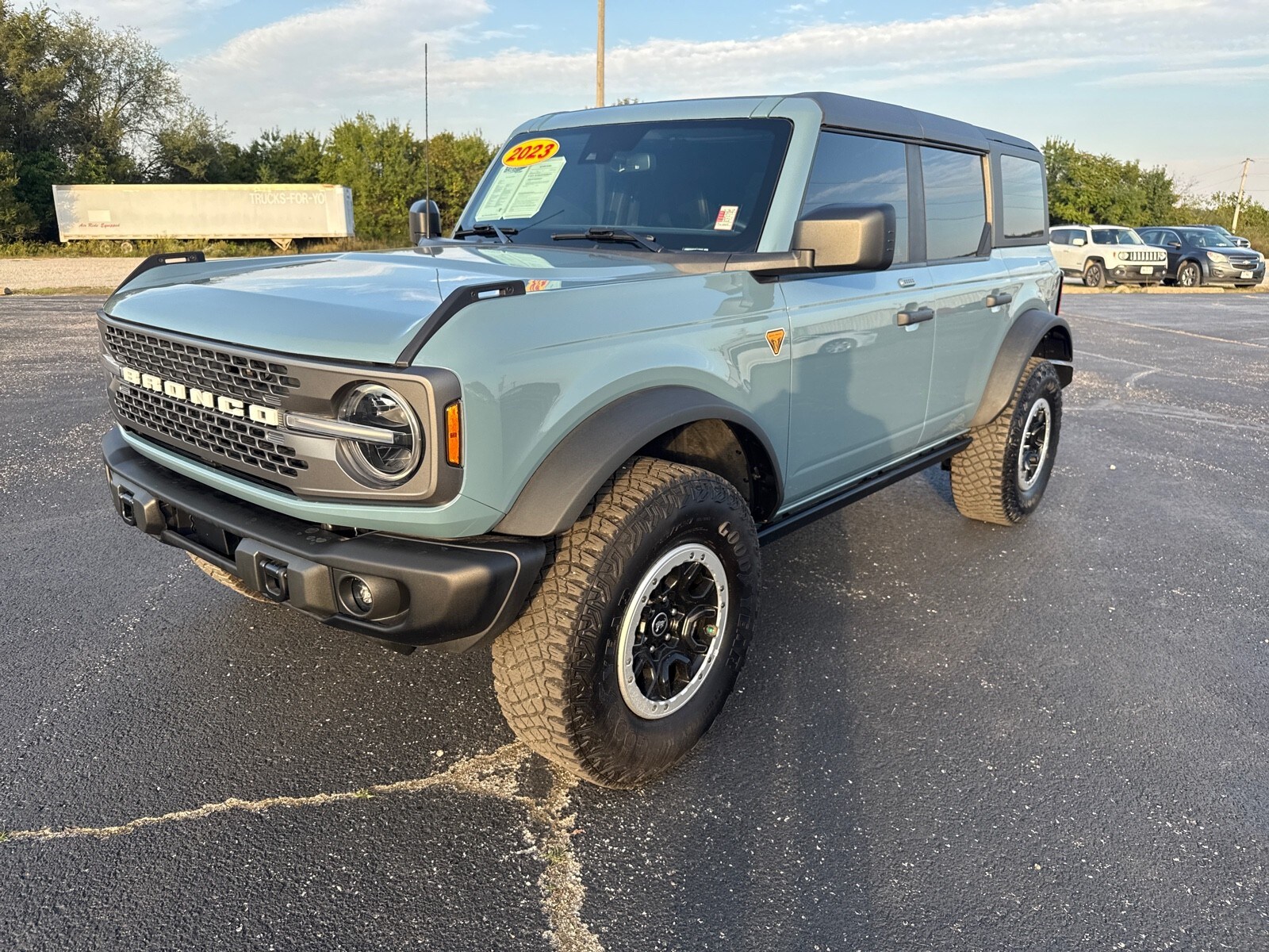 2023 Ford Bronco Badlands photo 3