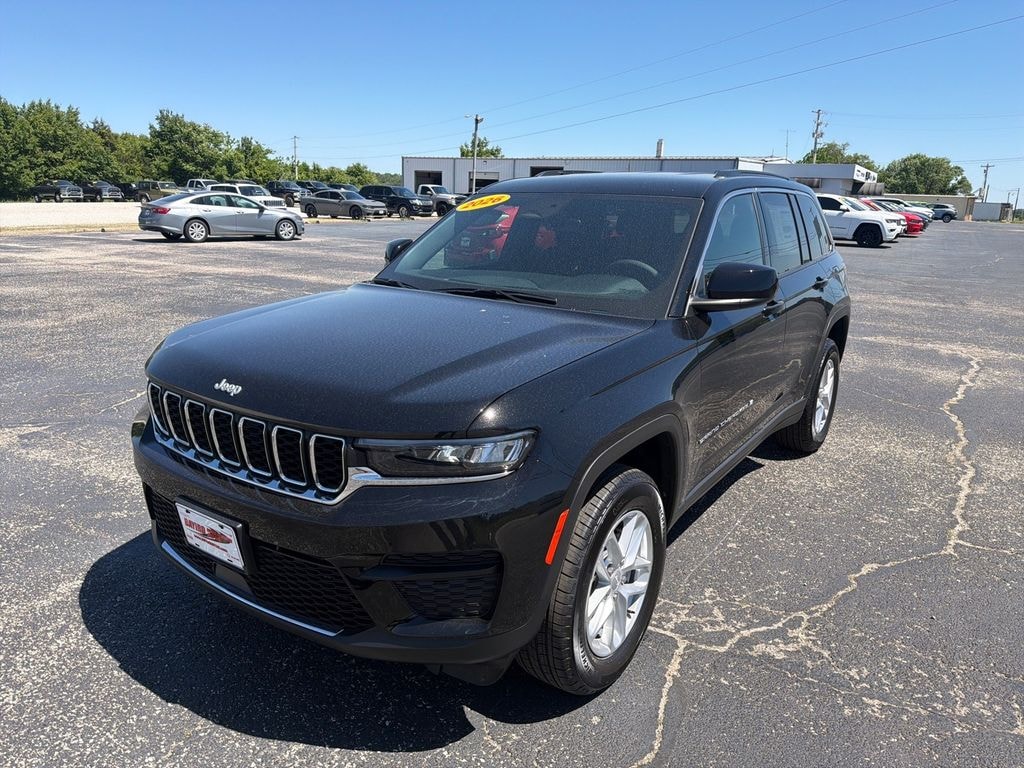 New 2026 Jeep Grand Cherokee LAREDO 4X4 Sport Utility