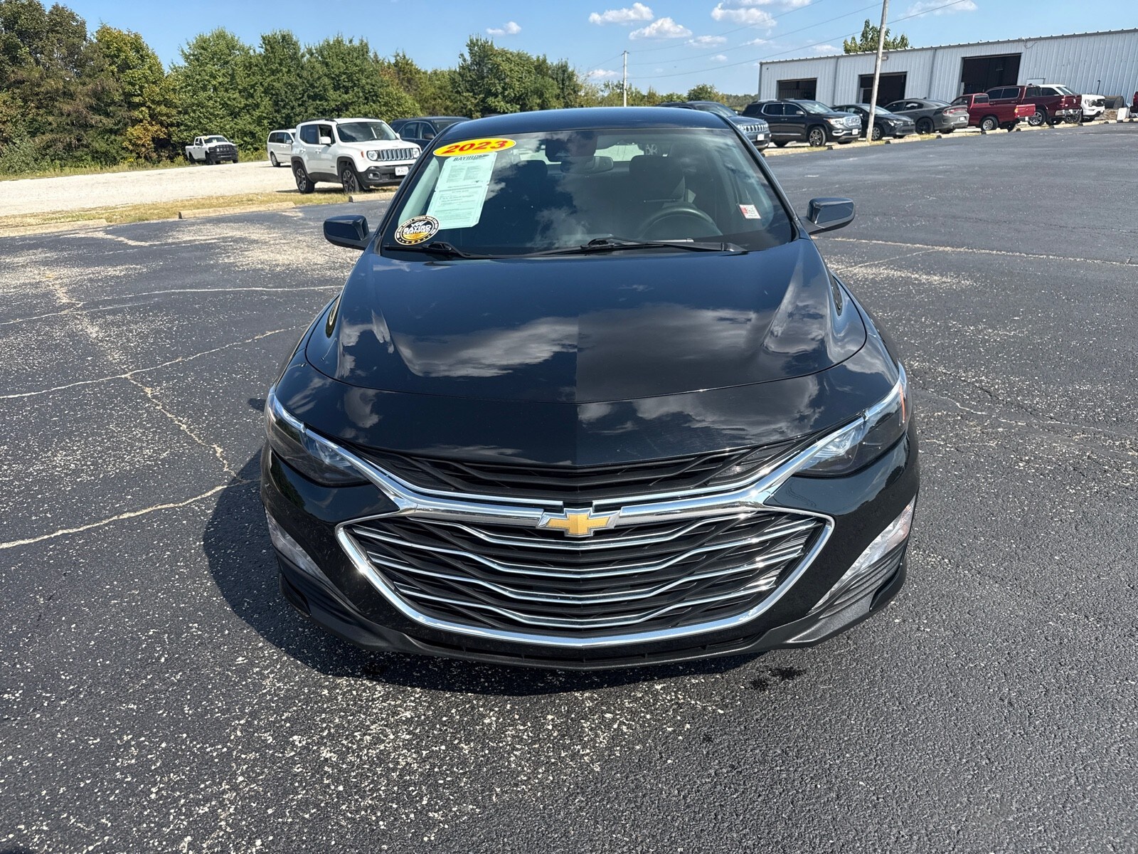 2023 Chevrolet Malibu 1LT photo 2