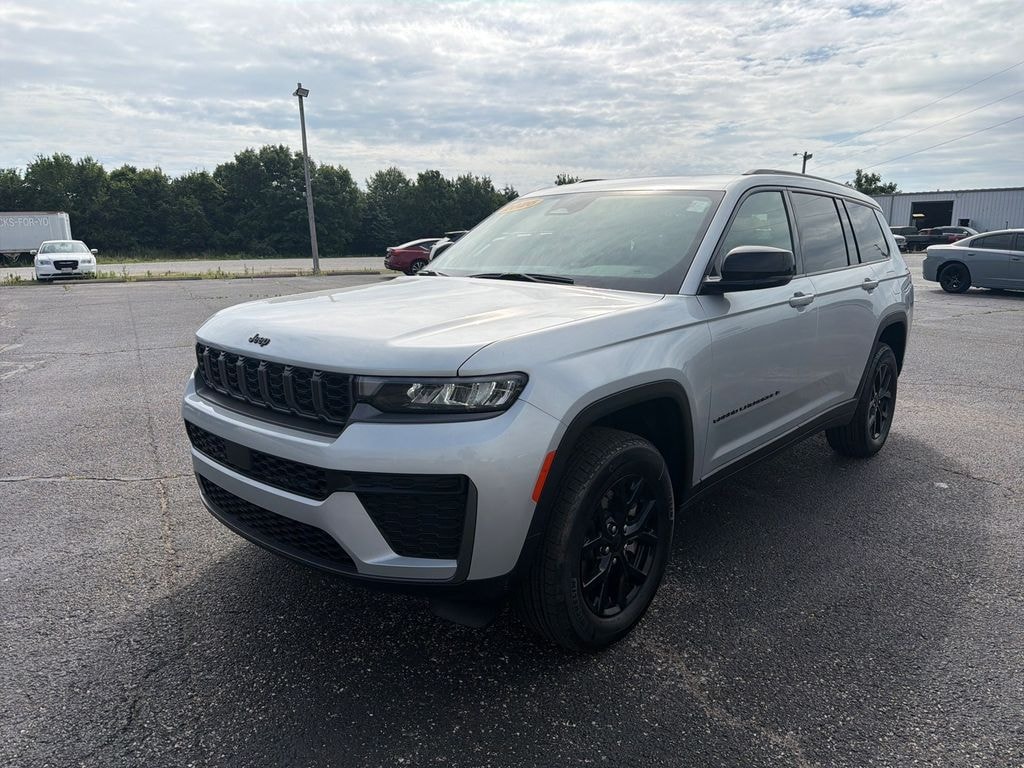 New 2026 Jeep Grand Cherokee L LAREDO ALTITUDE 4X4 Sport Utility
