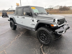2024 Jeep Gladiator Sport Truck Crew Cab