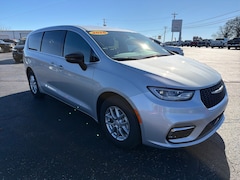 2026 Chrysler Pacifica Select Passenger Van