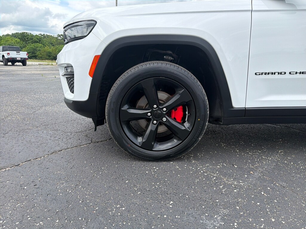 Used 2023 Jeep Grand Cherokee Limited SUV