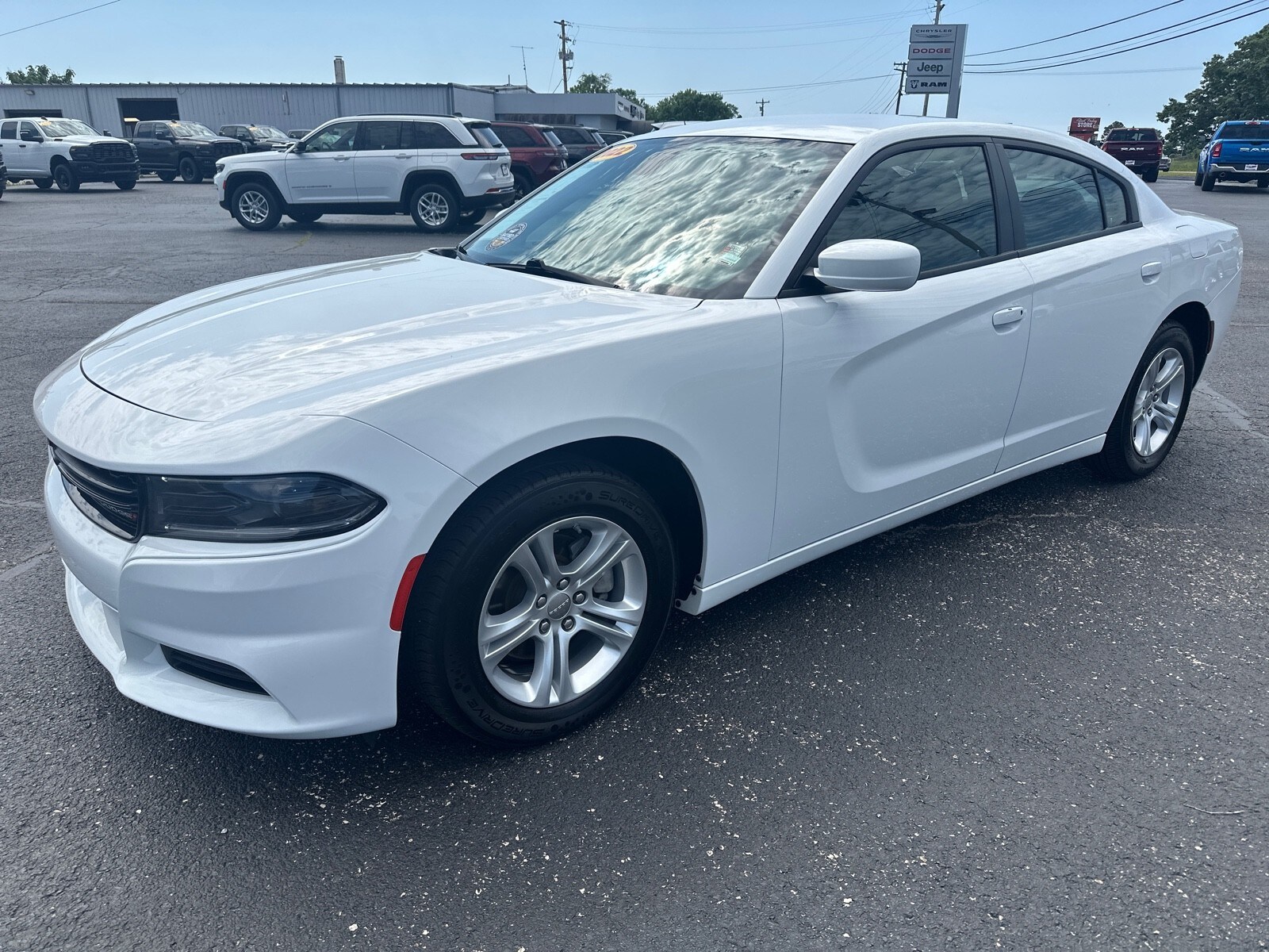 2022 Dodge Charger SXT photo 3