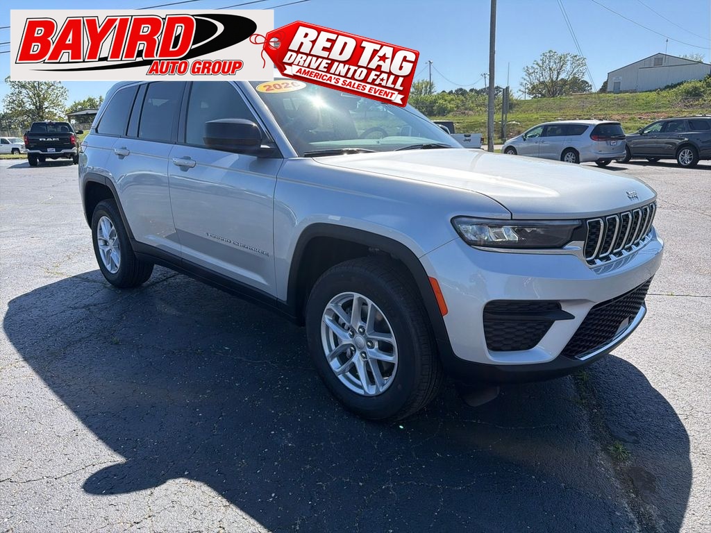 New 2026 Jeep Grand Cherokee Laredo Sport Utility