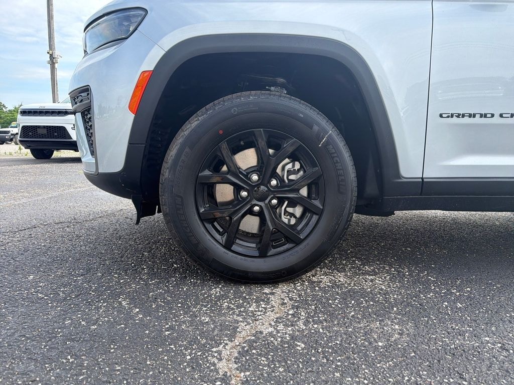New 2026 Jeep Grand Cherokee L LAREDO ALTITUDE 4X4 Sport Utility