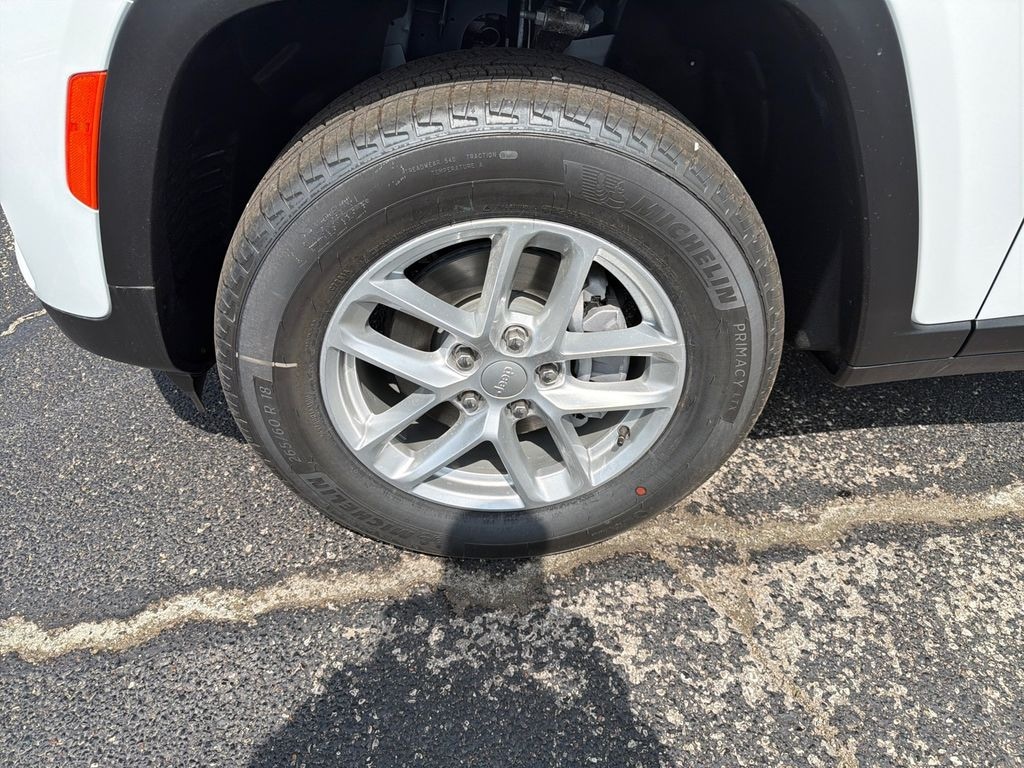 New 2026 Jeep Grand Cherokee LAREDO X 4X4 Sport Utility