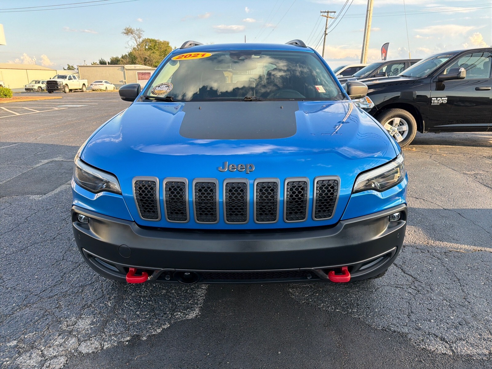 2021 Jeep Cherokee Trailhawk photo 2