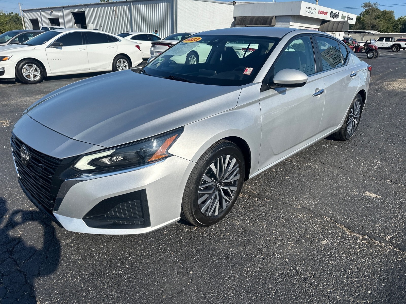 2023 Nissan Altima 2.5 SV photo 3