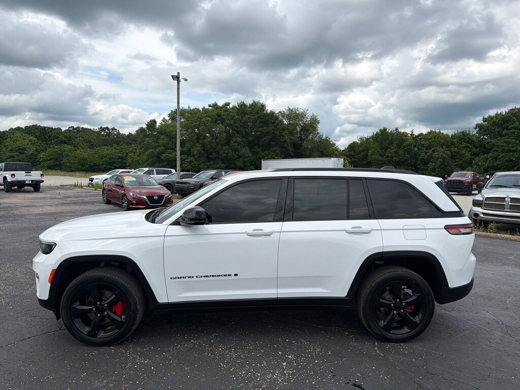 Used 2023 Jeep Grand Cherokee Limited SUV
