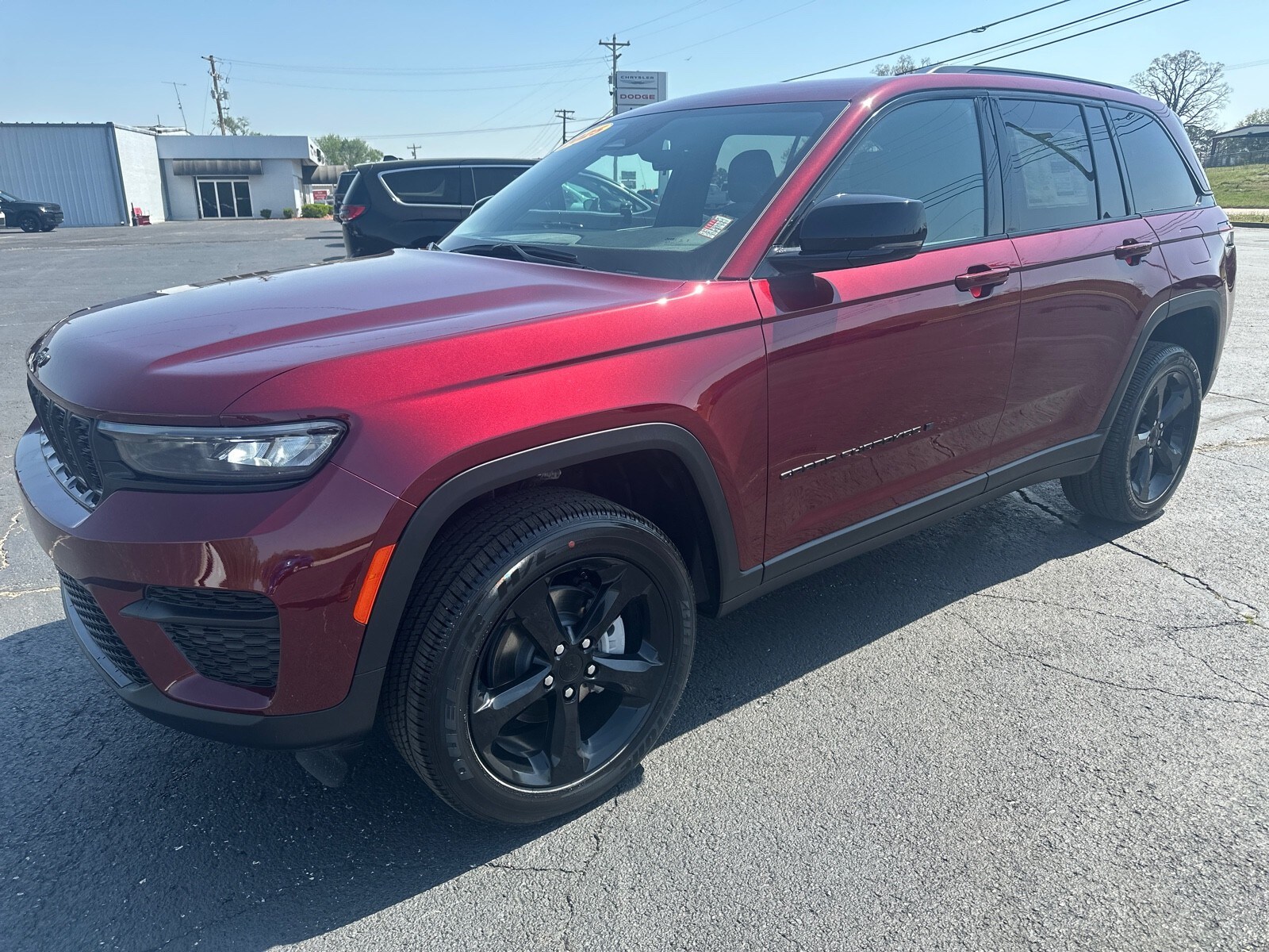 2025 Jeep Grand Cherokee Laredo photo 3