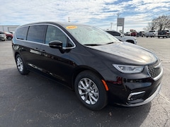 2026 Chrysler Pacifica Limited Passenger Van