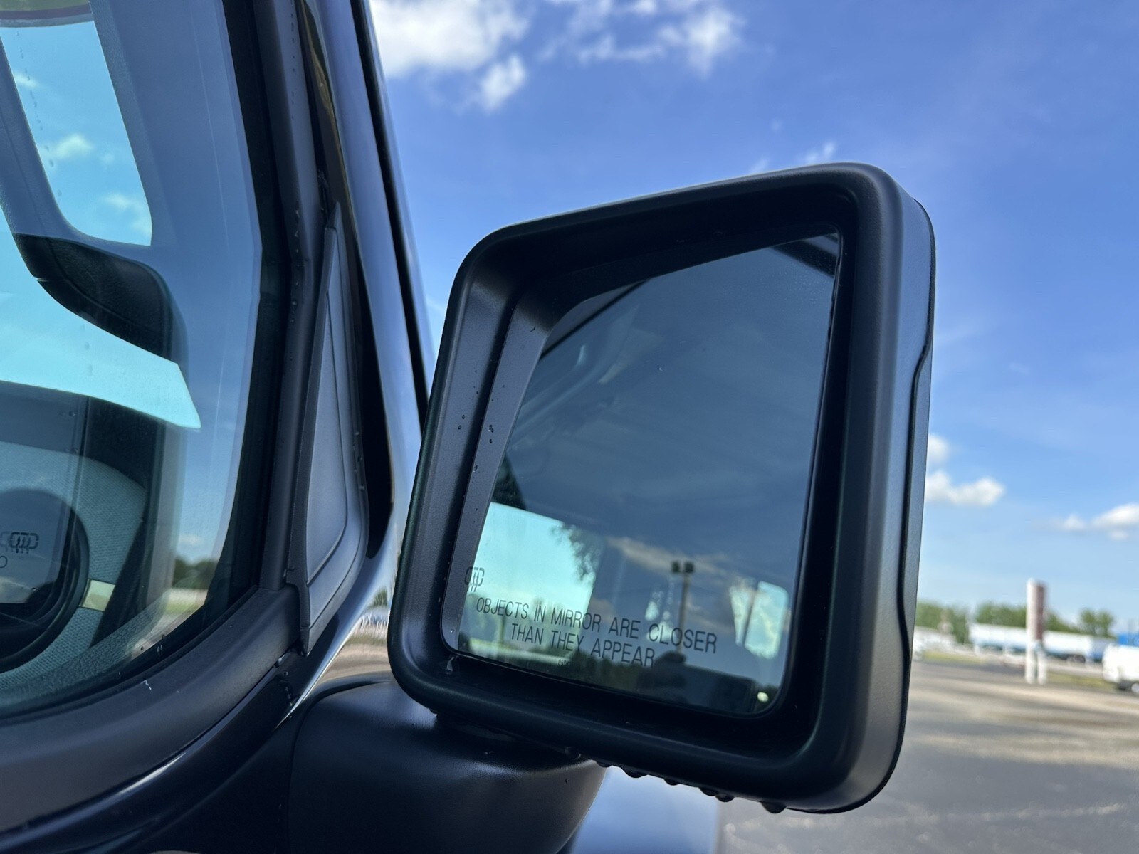 2025 Jeep Wrangler Sport S photo 4