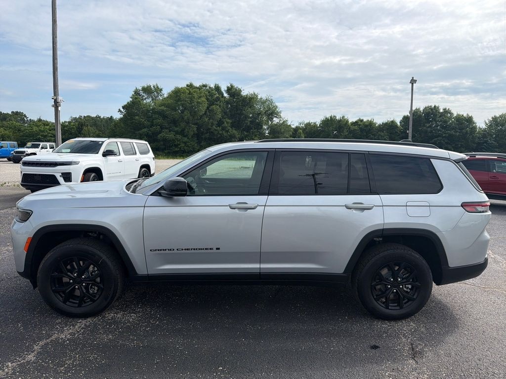 New 2026 Jeep Grand Cherokee L LAREDO ALTITUDE 4X4 Sport Utility