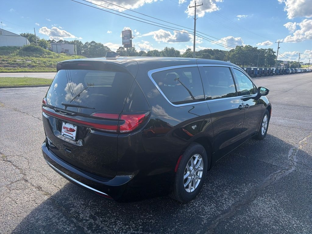 New 2027 Chrysler Pacifica Select Passenger Van