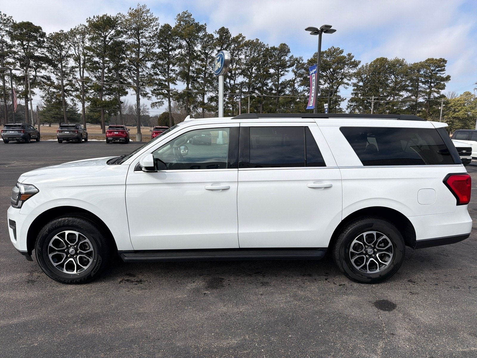 2024 Ford Expedition XLT - Photo 6