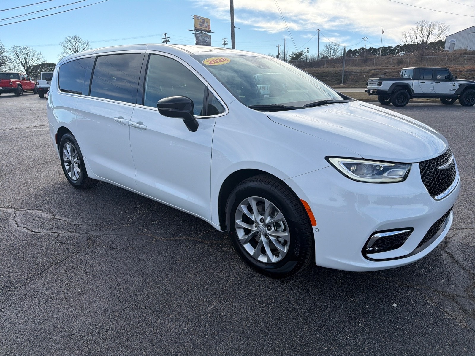 2026 Chrysler Pacifica Limited's photo