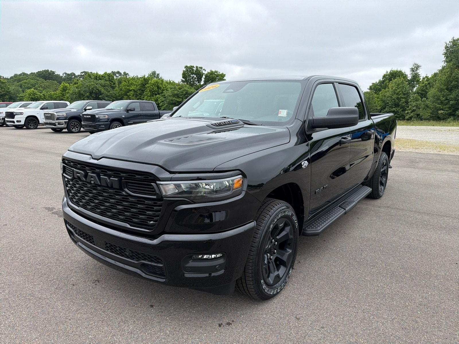 2026 RAM 1500 Express 4x4 Crew Cab 5'7's photo