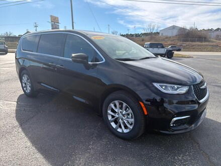 2026 Chrysler Pacifica Limited Passenger Van
