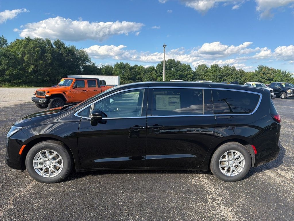 New 2027 Chrysler Pacifica Select Passenger Van
