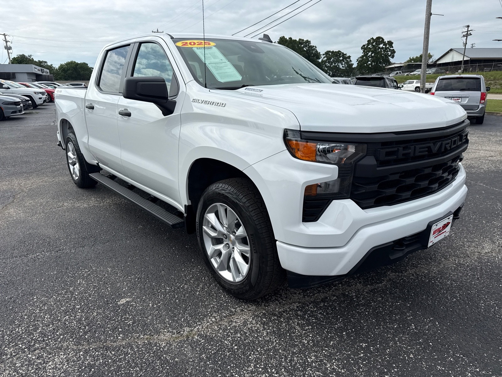 2025 Chevrolet Silverado 1500 Custom 4X4 Crew Cab Short Box's photo