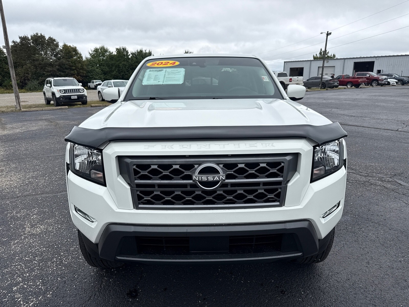 2024 Nissan Frontier SV photo 2