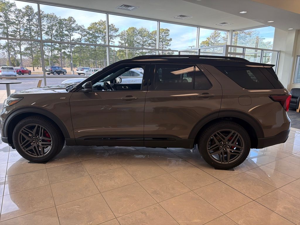 2026 Ford Explorer ST-Line - Photo 7