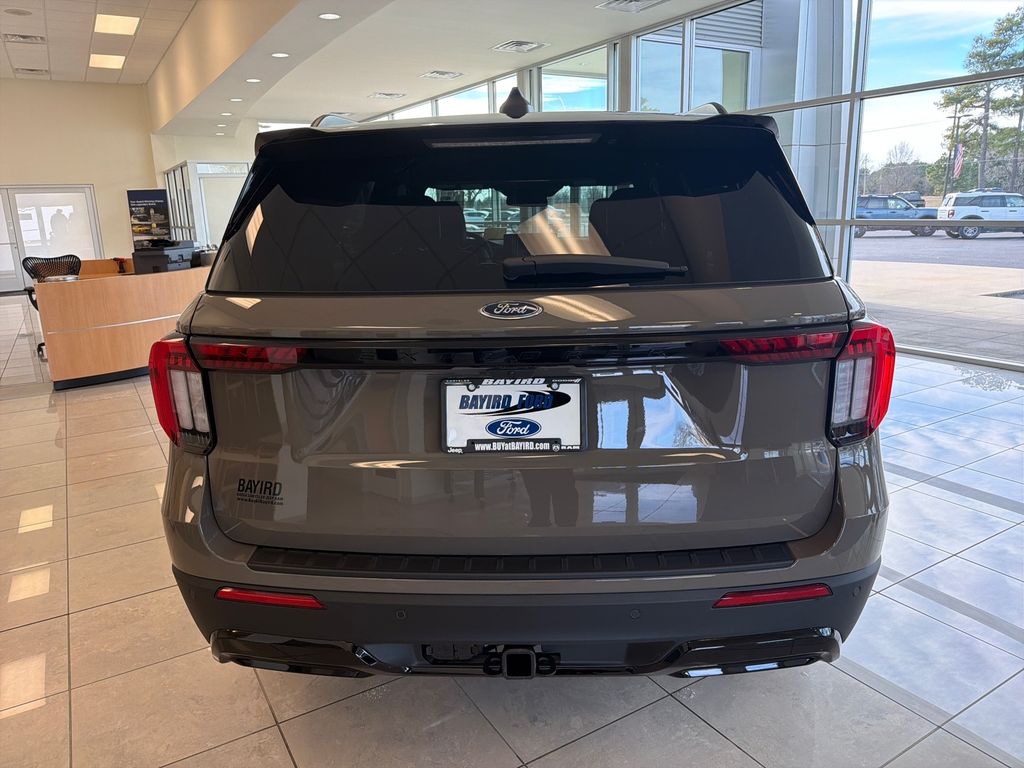 2026 Ford Explorer ST-Line - Photo 5