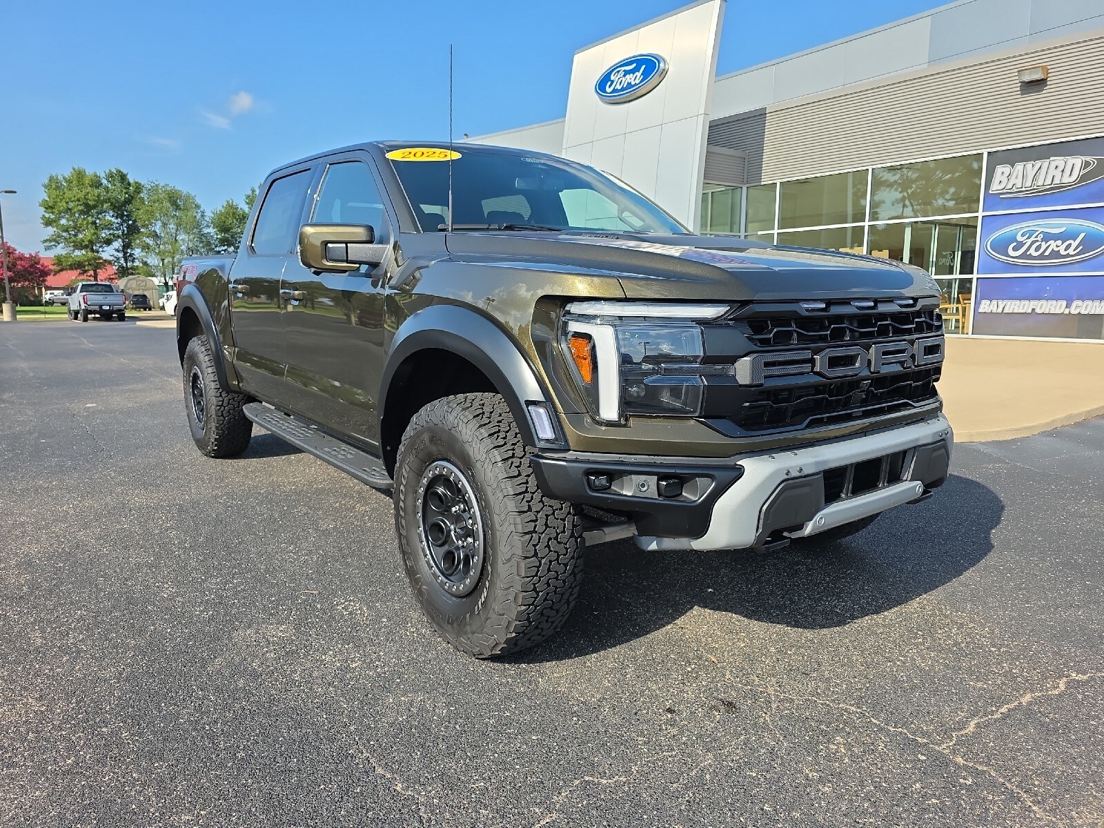 2025 Ford F-150 Raptor photo 2