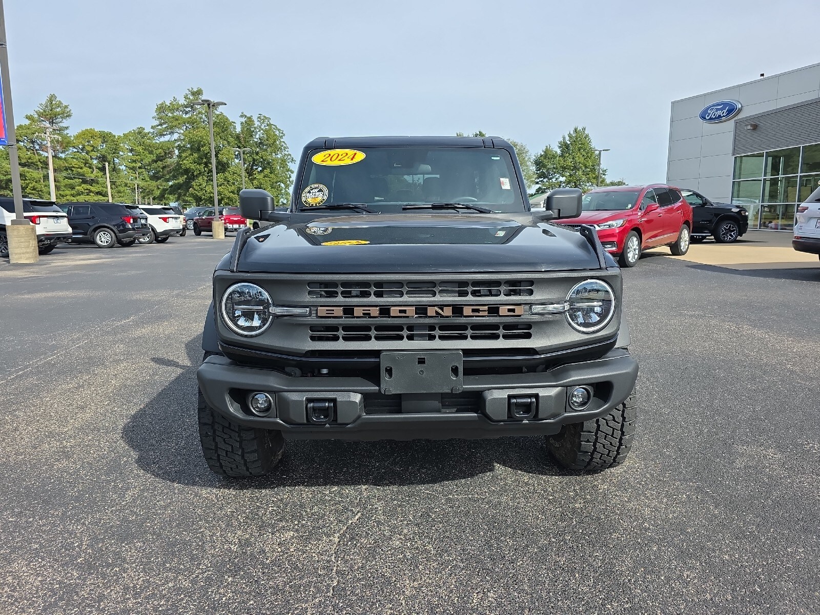 2024 Ford Bronco Black Diamond photo 3