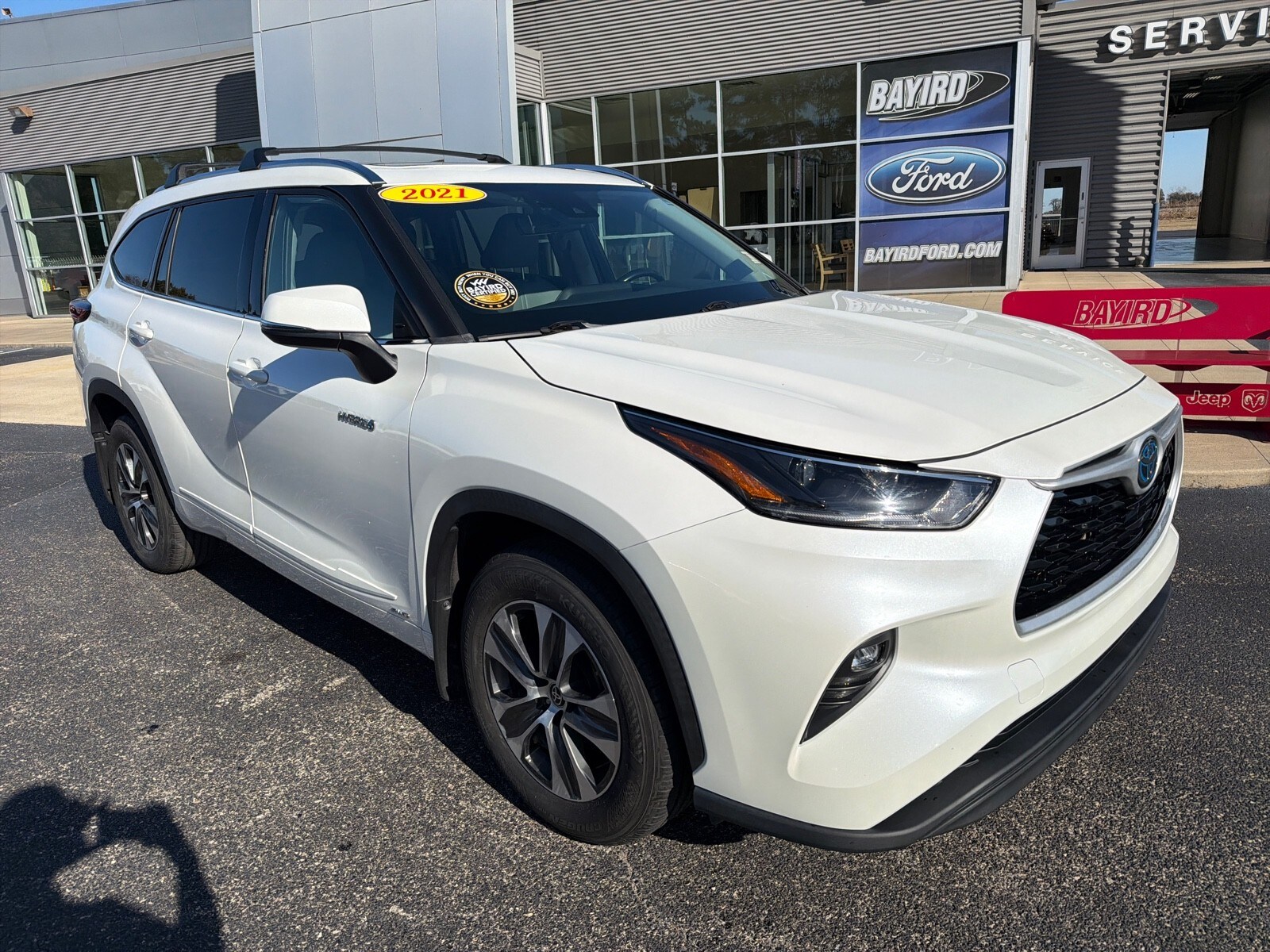 2021 Toyota Highlander Hybrid XLE photo 2