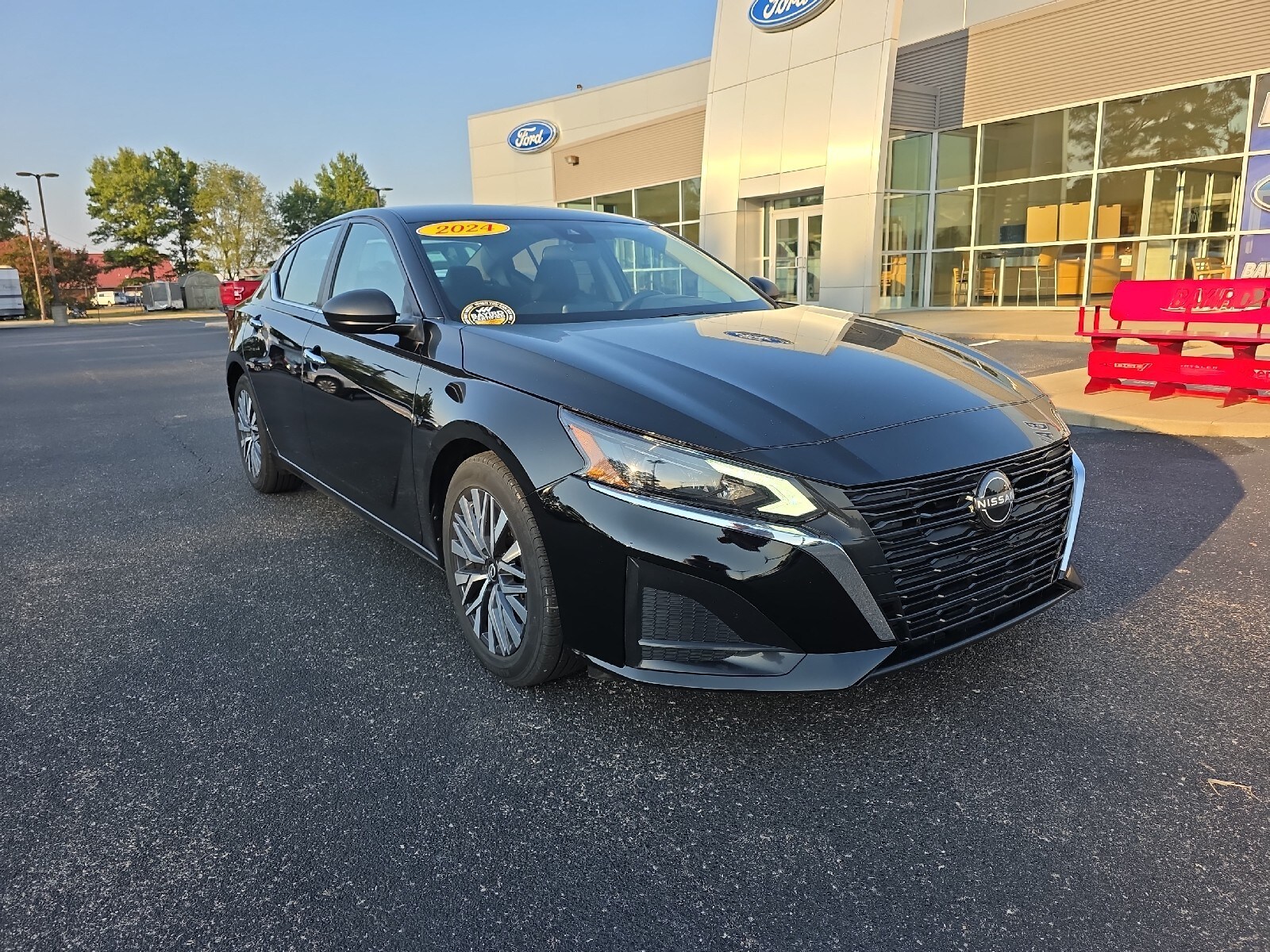 2024 Nissan Altima 2.5 SV photo 2
