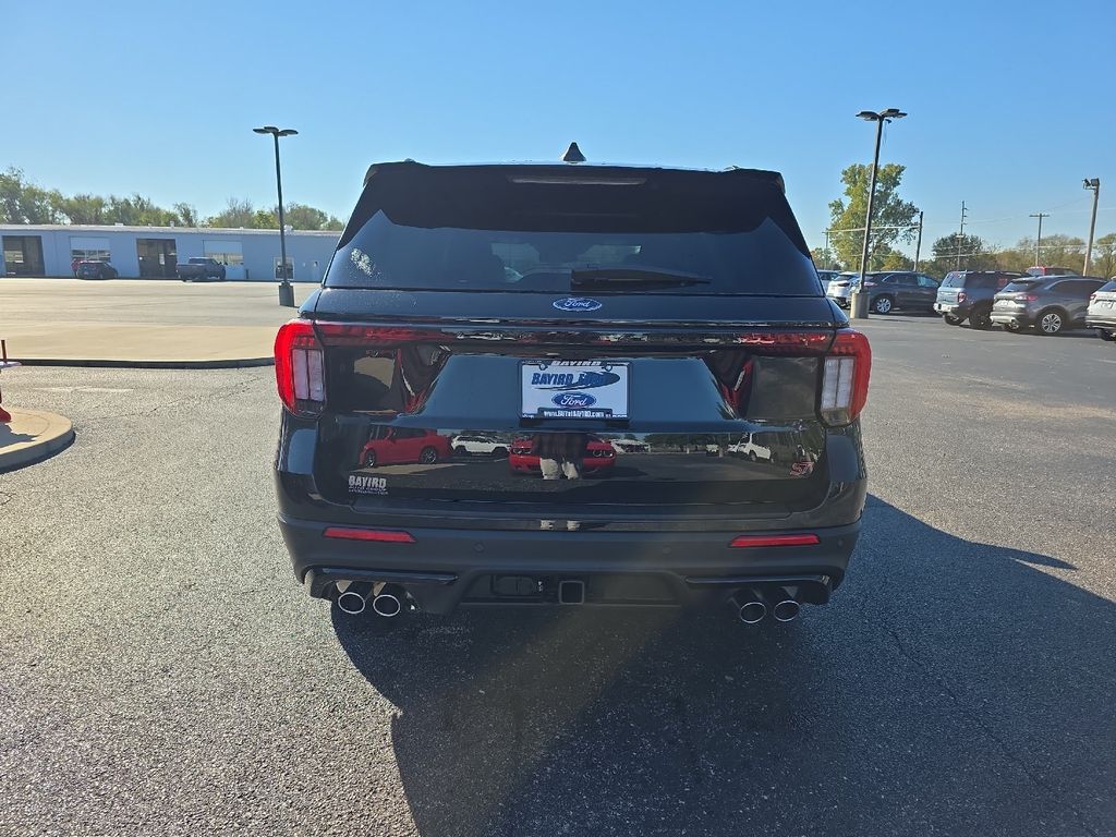 2026 Ford Explorer ST - Photo 7