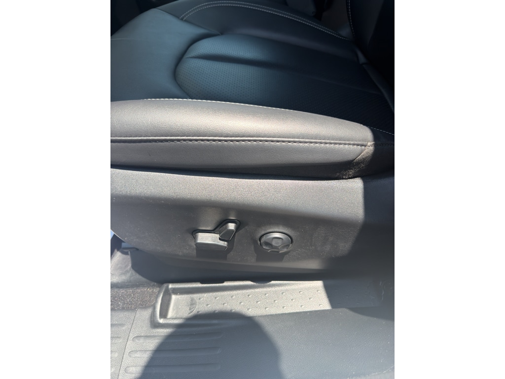 2024 Chrysler Pacifica PHEV Select - Photo 13