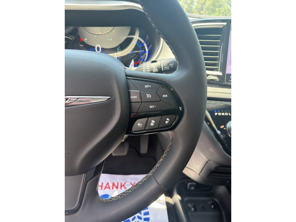 2024 Chrysler Pacifica PHEV Select - Photo 18
