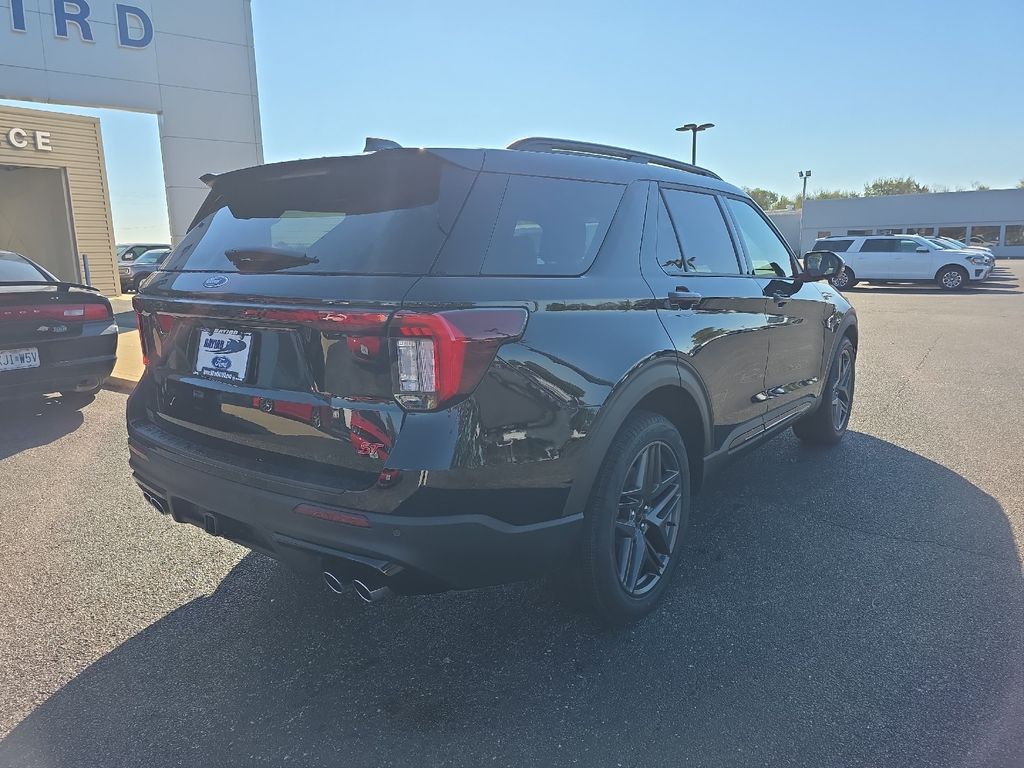 2026 Ford Explorer ST - Photo 8