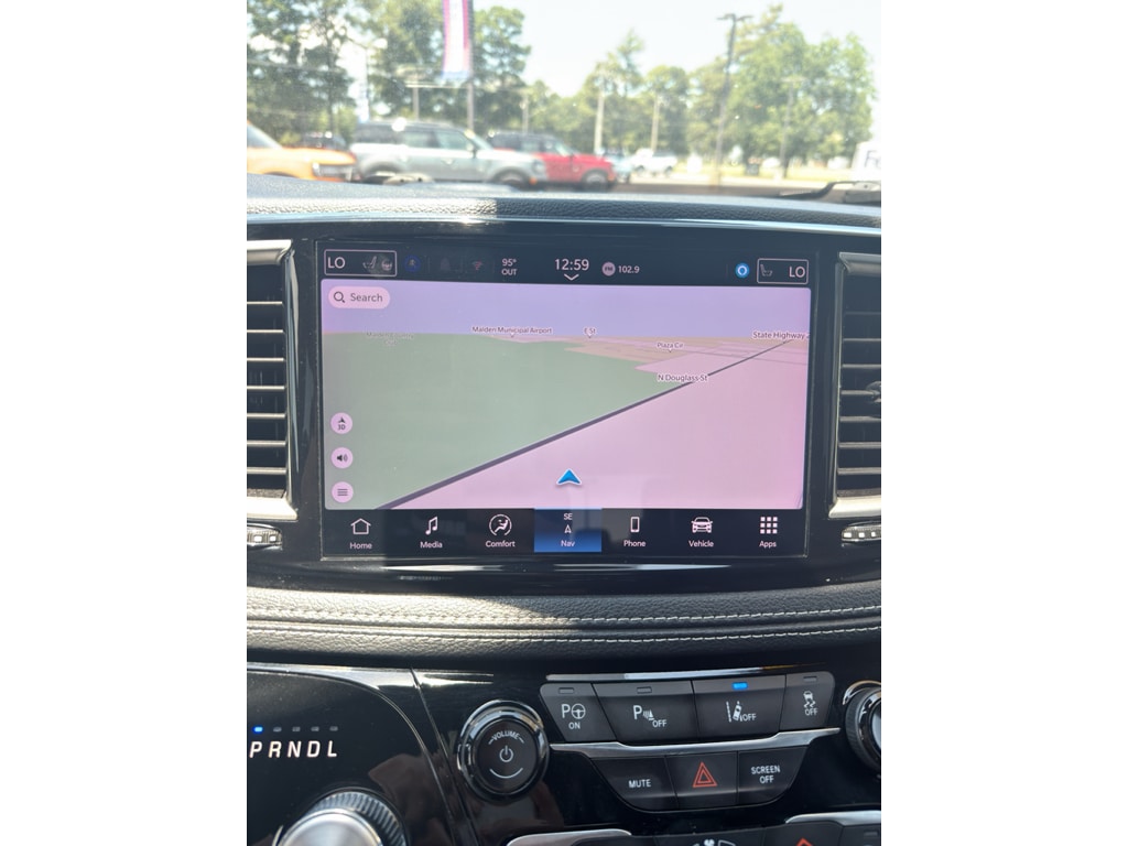 2024 Chrysler Pacifica PHEV Select - Photo 23