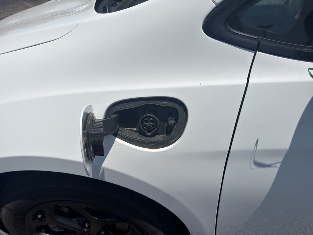 2024 Chrysler Pacifica PHEV Select - Photo 11