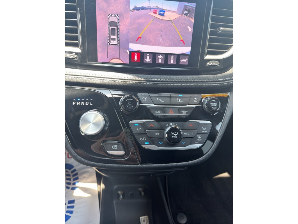 2024 Chrysler Pacifica PHEV Select - Photo 21