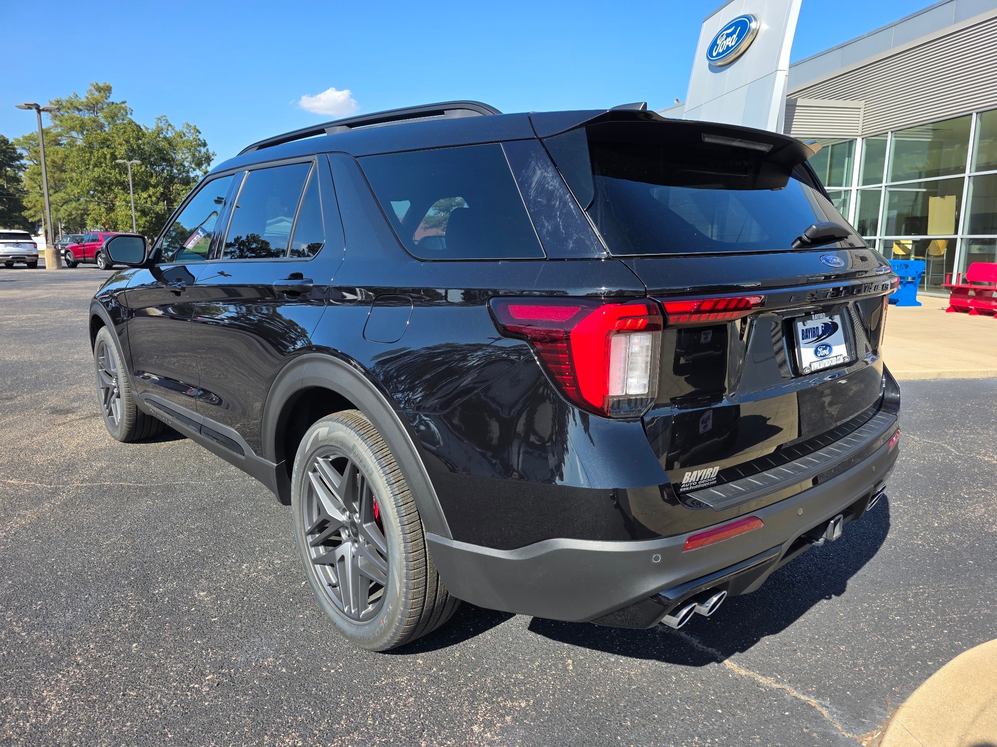 2026 Ford Explorer ST - Photo 7