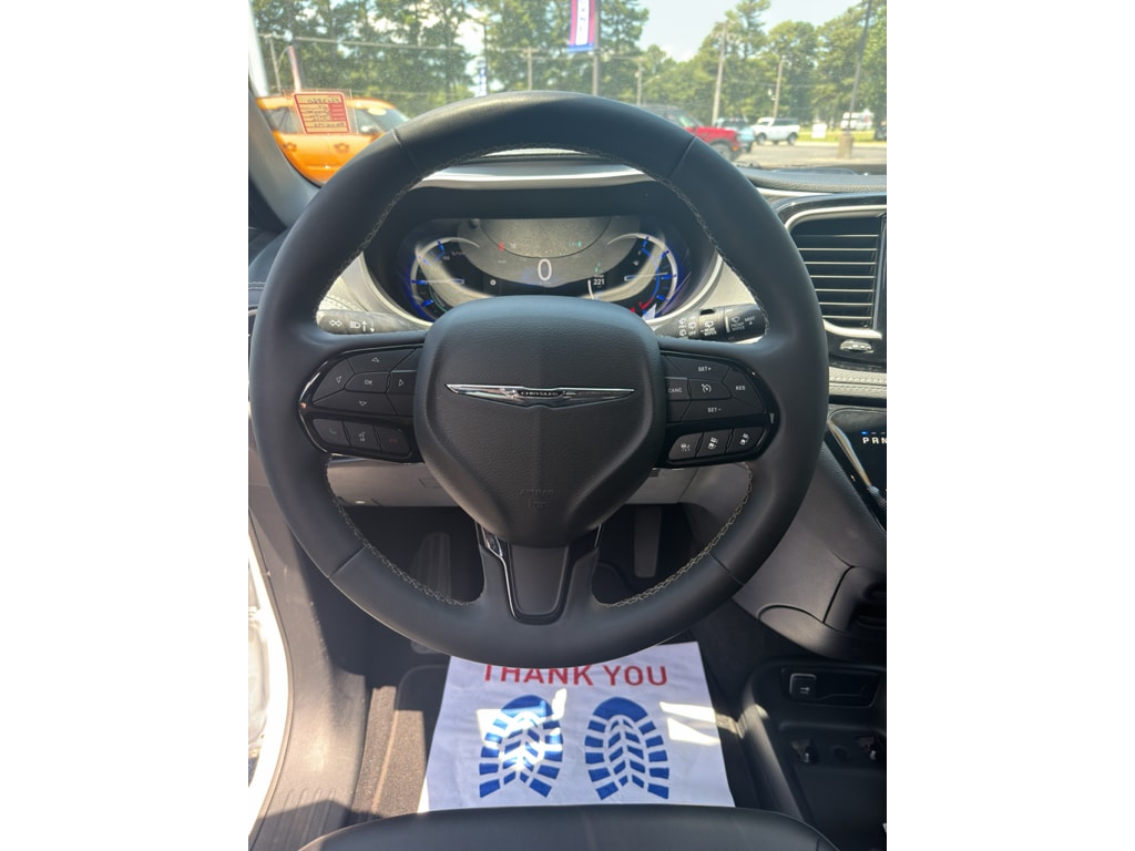 2024 Chrysler Pacifica PHEV Select - Photo 16