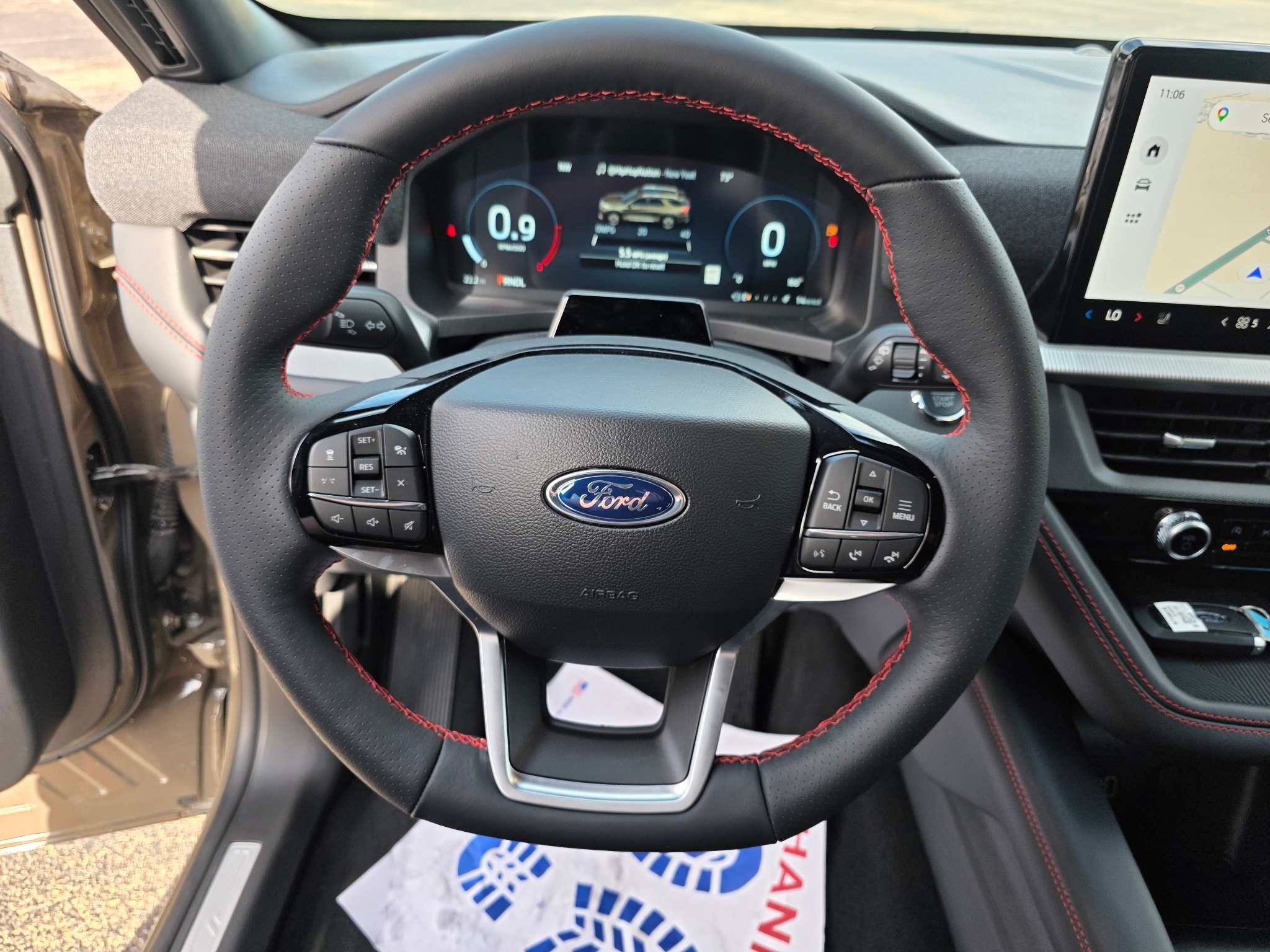 2026 Ford Explorer ST-Line - Photo 18