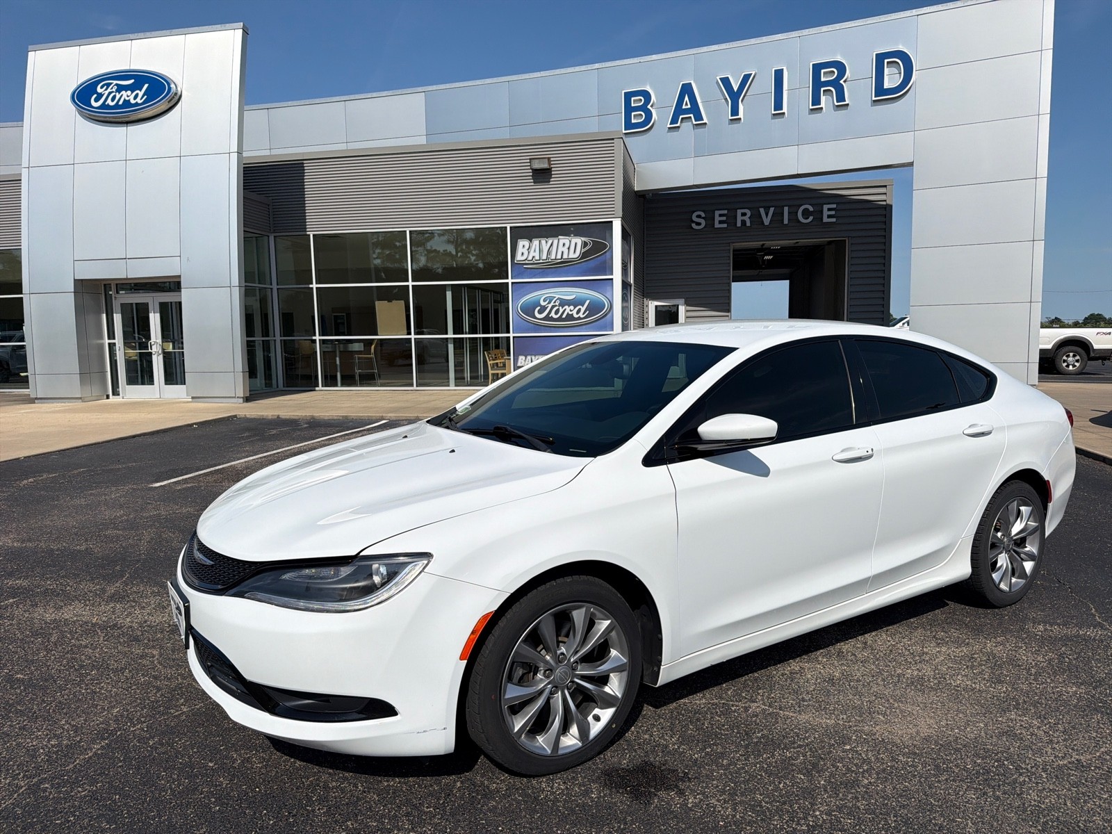 2015 Chrysler 200 S's photo