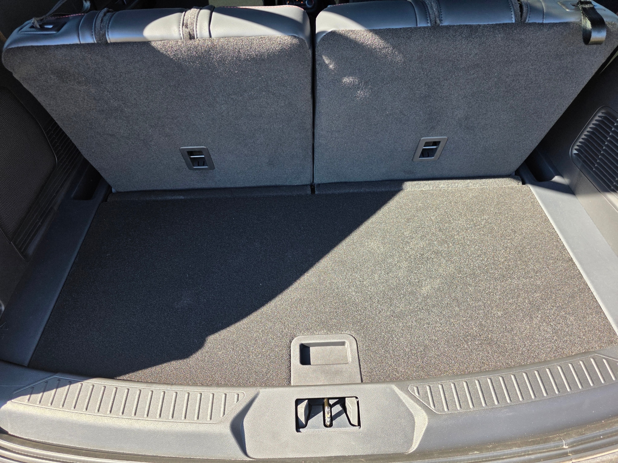 2026 Ford Explorer ST - Photo 10