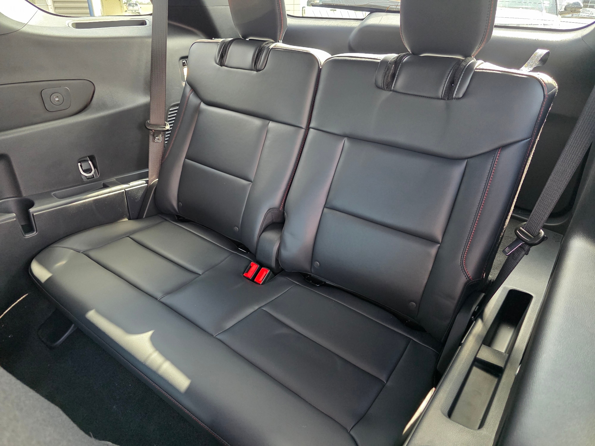 2026 Ford Explorer ST-Line - Photo 14