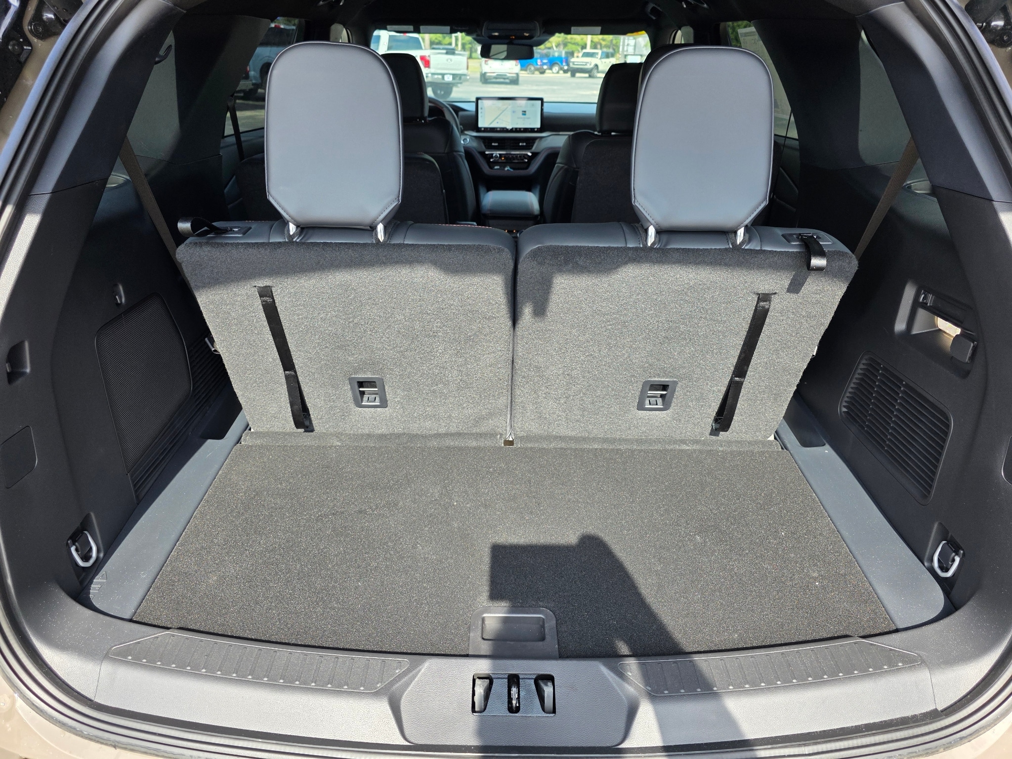 2026 Ford Explorer ST-Line - Photo 10