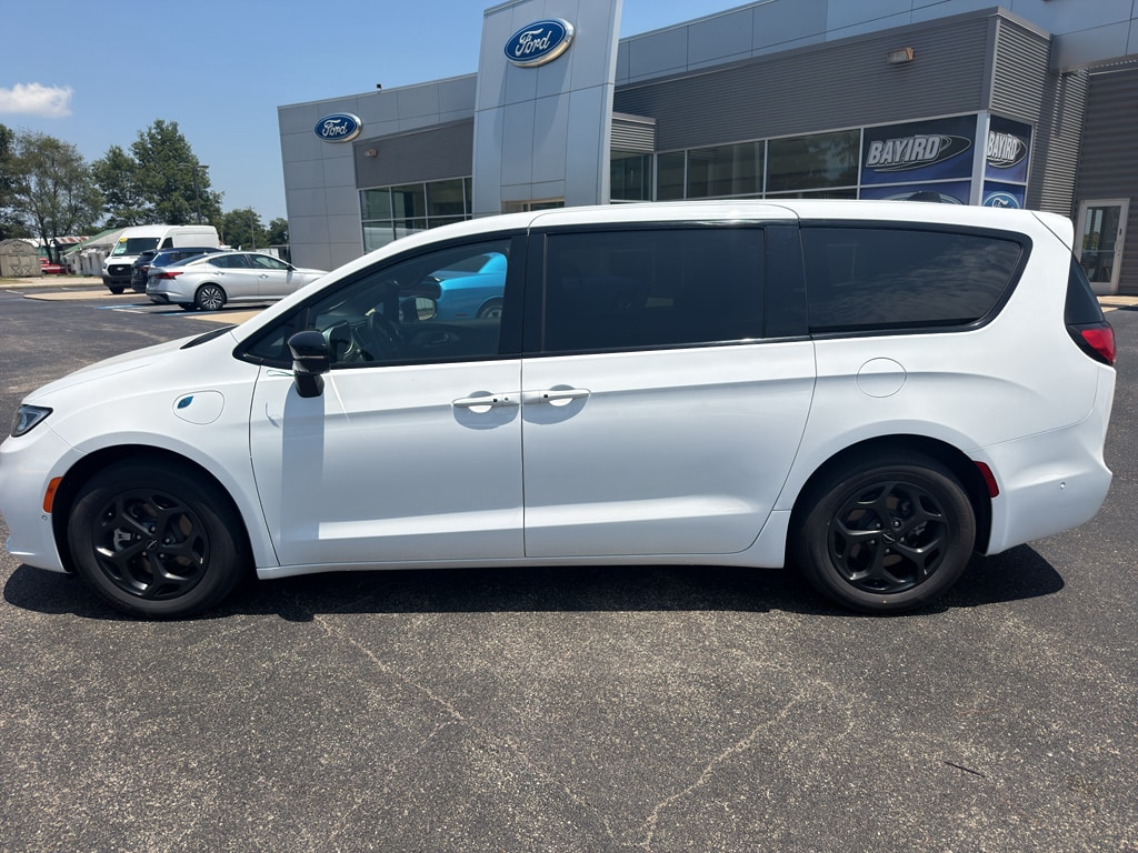 2024 Chrysler Pacifica PHEV Select - Photo 9